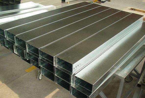 銀川國(guó)標(biāo)不銹鋼橋架制造商 不銹鋼工程材料的關(guān)鍵角色